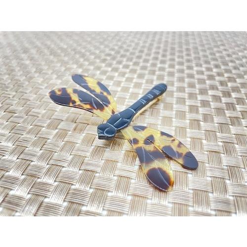 本べっ甲 ブローチ トンボ 立体感 職人 伝統工芸 一品 縁起 オーガニック ワンポイント（B-081）の画像