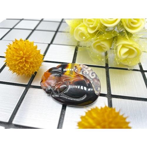 本べっ甲 ブローチ 希少 本水目 ネコ 艶 自然 彫刻 逸品 天然素材（B-084）の画像
