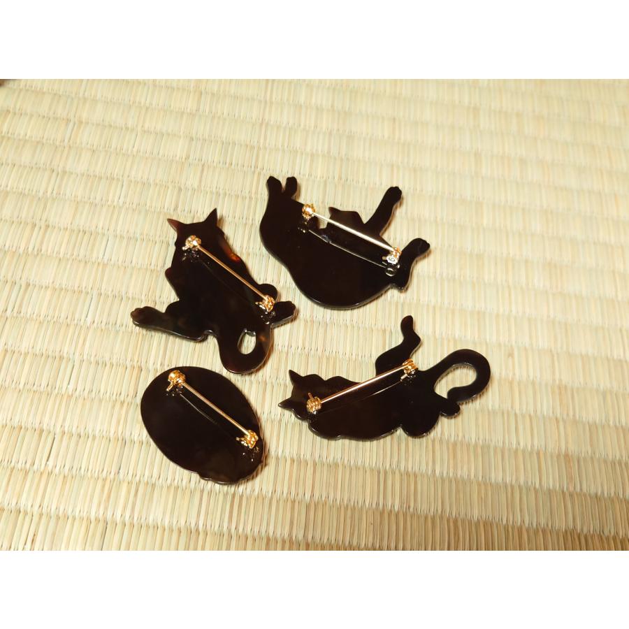 本べっ甲 蒔絵 鼈甲ネコ ポイント 猫 寝子 カワイイ 大人可愛い  伝統 天然素材 素敵 (Ma-015) ブローチの画像