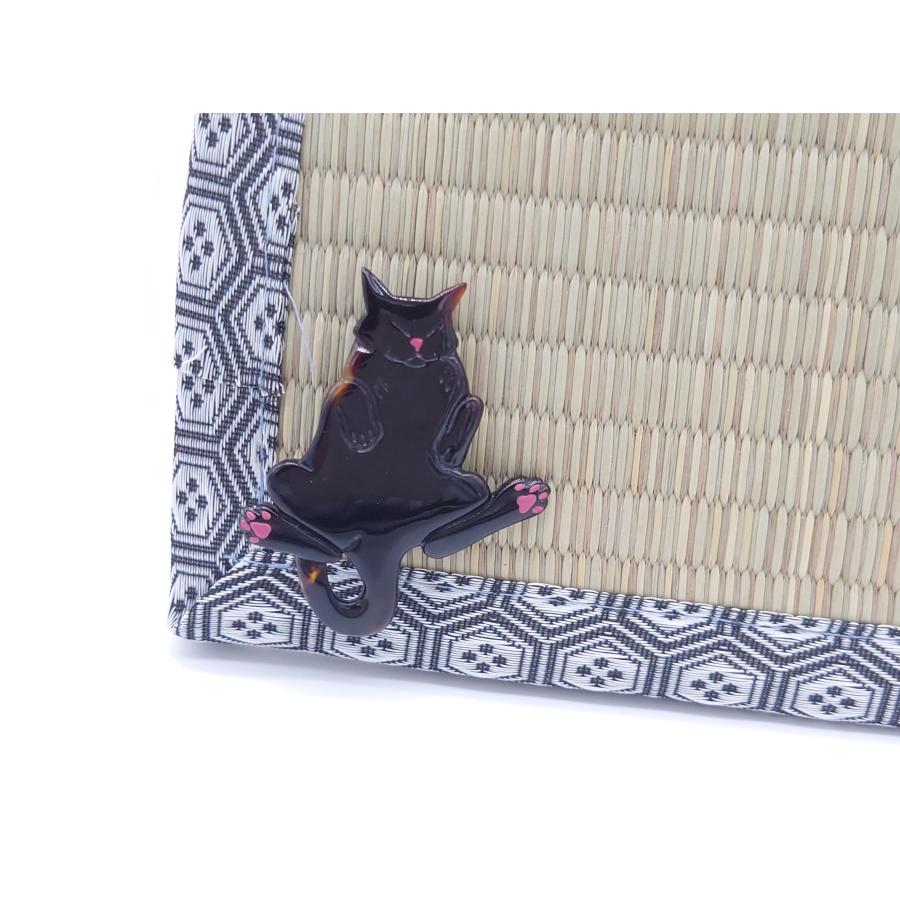 本べっ甲 蒔絵 鼈甲ネコ ポイント 猫 寝子 カワイイ 大人可愛い  伝統 天然素材 素敵 (Ma-015) ブローチの画像