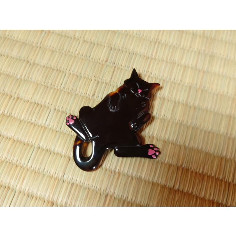 本べっ甲 蒔絵 鼈甲ネコ ポイント 猫 寝子 カワイイ 大人可愛い  伝統 天然素材 素敵 (Ma-015) ブローチの画像
