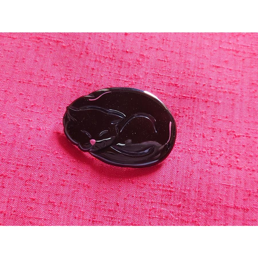 本べっ甲 蒔絵 鼈甲ネコ ポイント 猫 寝子 カワイイ 大人可愛い  伝統 天然素材 素敵 (Ma-017) ブローチの画像