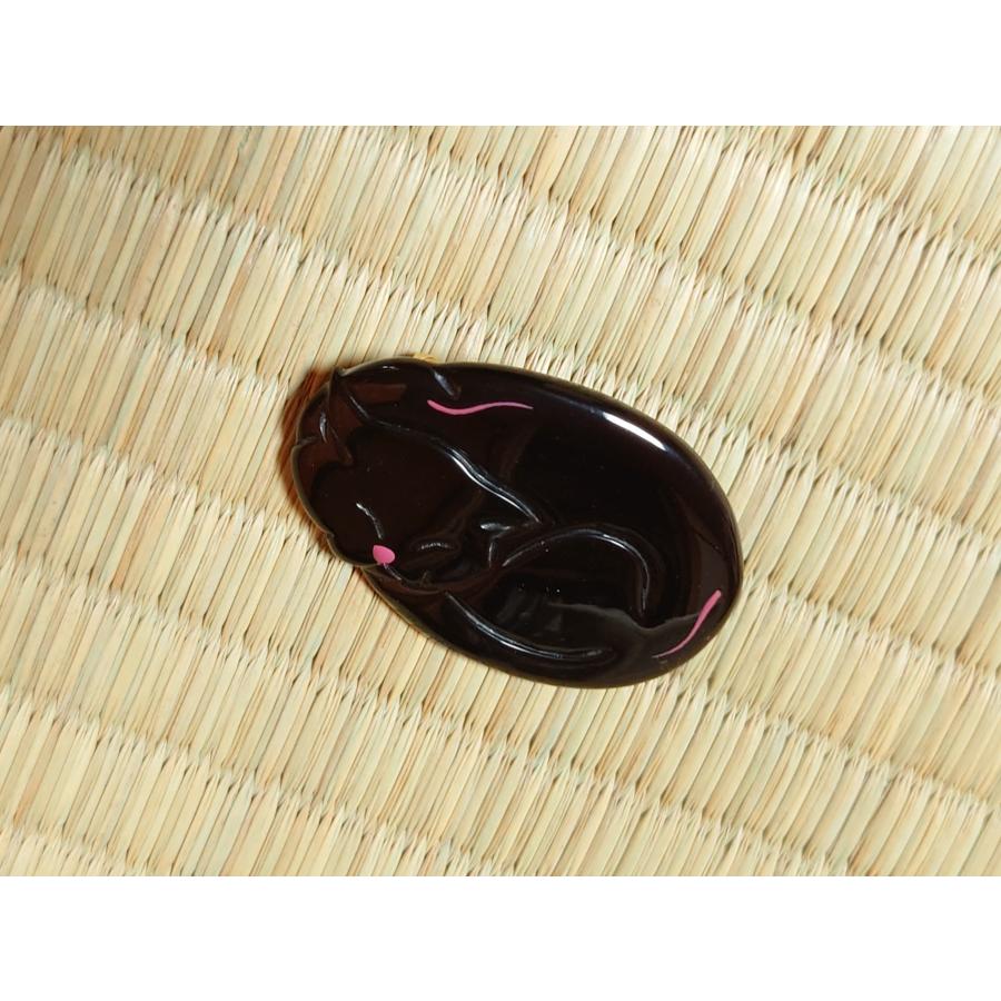 本べっ甲 蒔絵 鼈甲ネコ ポイント 猫 寝子 カワイイ 大人可愛い  伝統 天然素材 素敵 (Ma-017) ブローチの画像