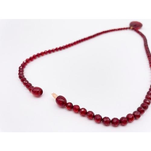 本琥珀 ネックレス 深紅 レッドアンバー 贅沢 天然 透明感 上品 ギフト 天然素材（N-263）の画像