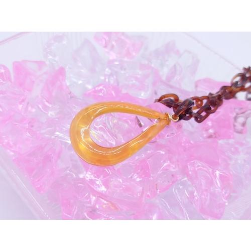 本べっ甲 ペンダント シンプル 白甲 ドロップタイプ 希少 雫仕上げ オールシーズン 素敵 リーズナブル 天然素材 (pe-227）の画像