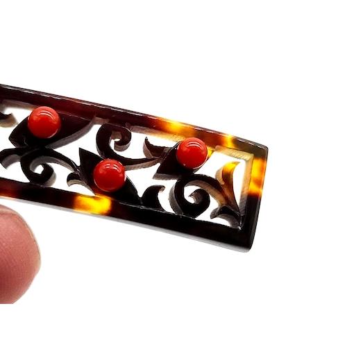 本べっ甲 ペンダント 透かし彫り スジ彫り 職人 一品 リーフ 唐草 大人可愛い 伝統工芸 カジュアル オーガニック リーズナブル（pe-247）の画像