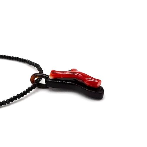 本べっ甲 ペンダント 赤口 珊瑚 シンプル 黒甲 光沢 モダン 大人可愛い お洒落 一品 上品 リーズナブル（pe-248）の画像