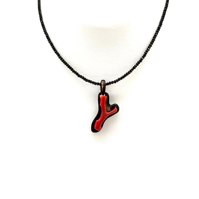 本べっ甲 ペンダント 赤口 珊瑚 シンプル 黒甲 光沢 モダン 大人可愛い お洒落 一品 上品 リーズナブル（pe-248）の画像