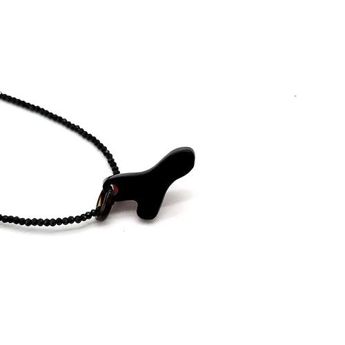 本べっ甲 ペンダント 赤口 珊瑚 シンプル 黒甲 光沢 モダン 大人可愛い お洒落 一品 上品 リーズナブル（pe-248）の画像