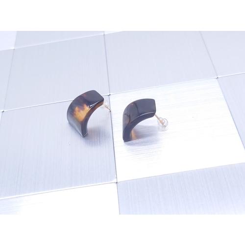 本べっ甲 ピアス シンプル 台形 ｋ18 平打ち オーガニック Ｃ型 艶 プレゼント　(Pi-138)の画像