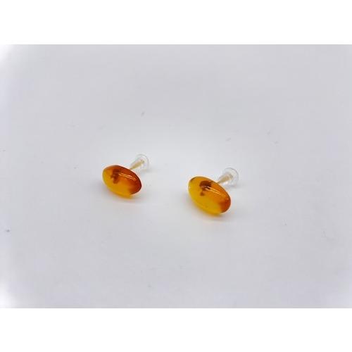 本べっ甲 ピアス たまご型 白甲 大人可愛い シンプル プチピアス 贅沢 プレゼント 艶感（pi-191）の画像