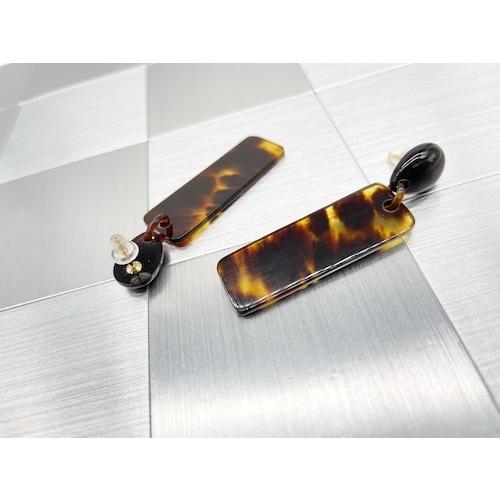 本べっ甲 ピアス 深み 魅力 光沢 しずく型 綺麗 縦長 上品 シンプル 天然素材（pi-203）の画像