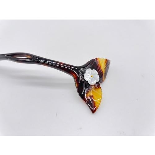 本べっ甲 玉簪 花 白蝶貝 葉っぱ お洒落 お手頃 着物 伝統工芸品 オーガニック（TK-036）の画像
