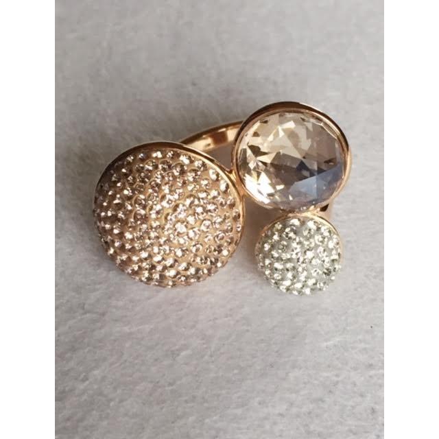 『新品未使用』SWAROVSKIリング VIP価格【SWAROVSKI】スワロフスキー Matrix リング (SWAROVSKI