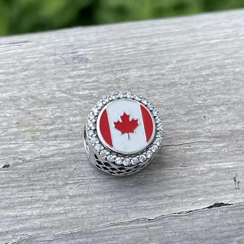 PANDORA（パンドラ） チャーム カナダ 国旗 フラッグ メープル Canada