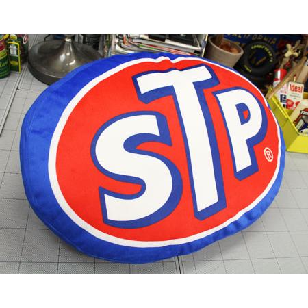 Stp クッション おしゃれ アメリカン アメリカン雑貨 車内 インテリア ガレージ Die Cut Cushion Stp Oval Pl Sho U S Junkyard 通販 Yahoo ショッピング