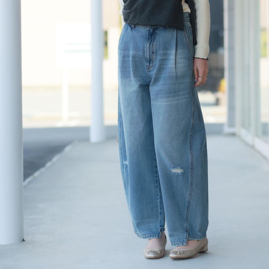 YENN (イエン) リラックス カーブデニム with ダメージ =CURVED SEAM