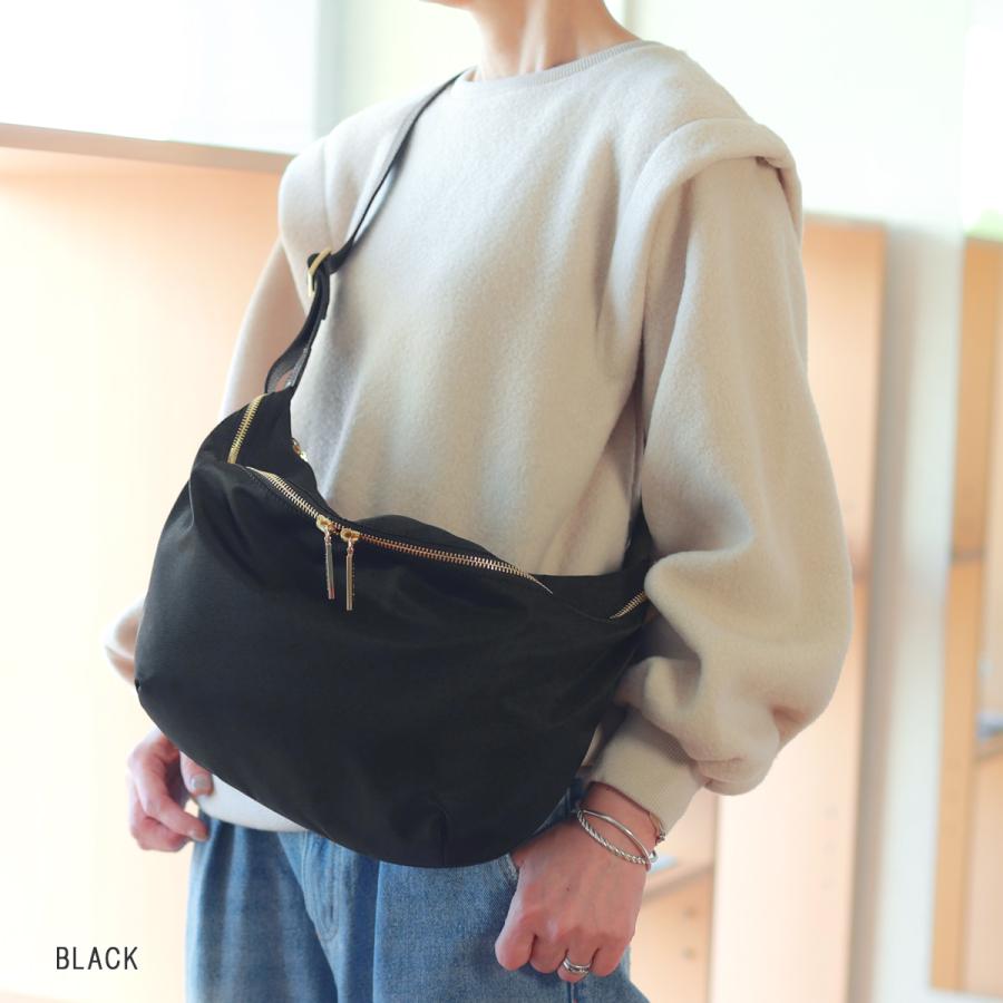 VIOLAd’ORO (ヴィオラドーロ) ナイロンボディバック　ブラック VIOLAd'ORO(ヴィオラドーロ)｜BIANCA ナイロンボディバッグ M/ブラック