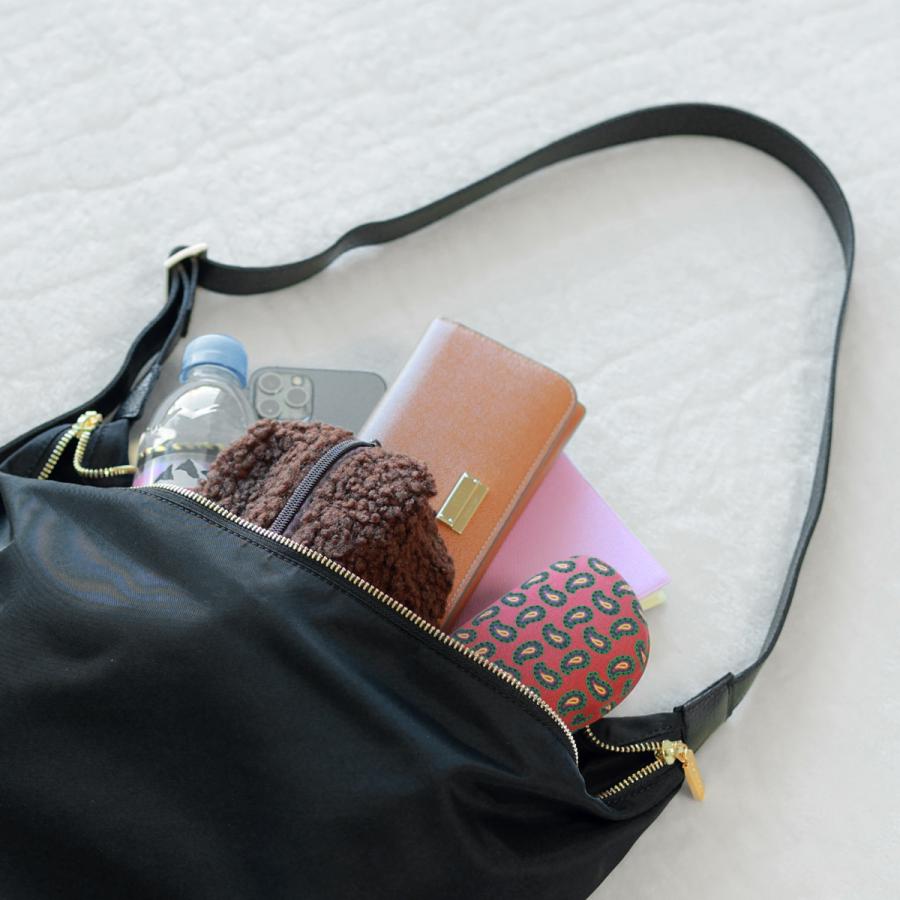 VIOLAd'ORO（ヴィオラドーロ） ナイロン ボディーバッグ : planino