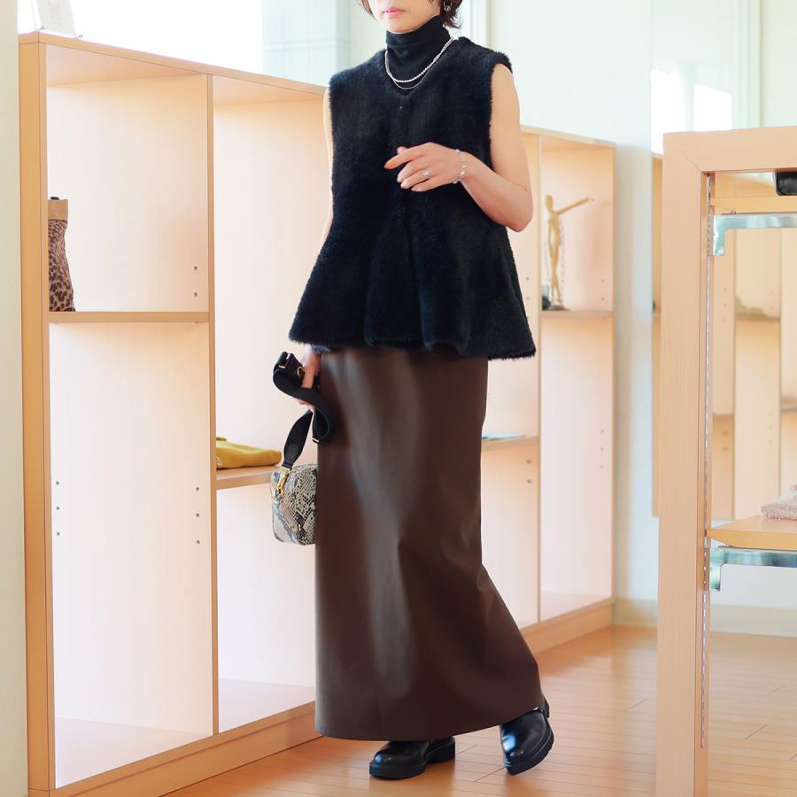 Dignite collier（ディニテコリエ） フェザーヤーン ペプラムジレ