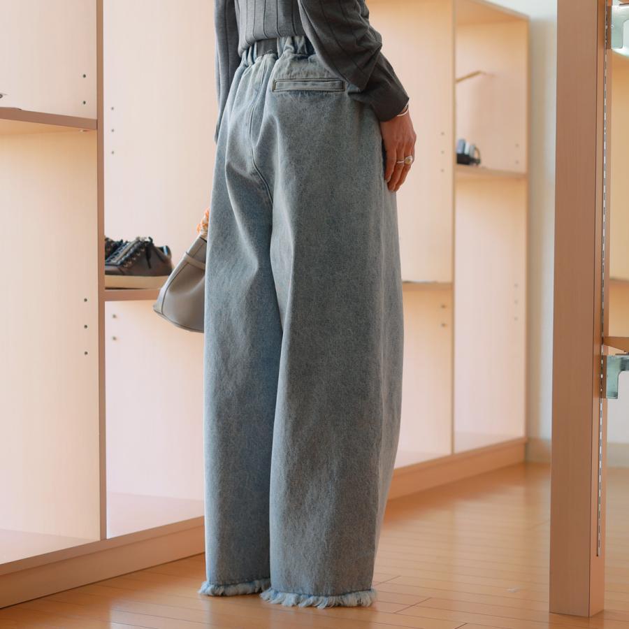 M53. ワイドレッグデニム（ベルト付き） M53. (エムゴーサン) リラックスデニム whith GIベルト : planino
