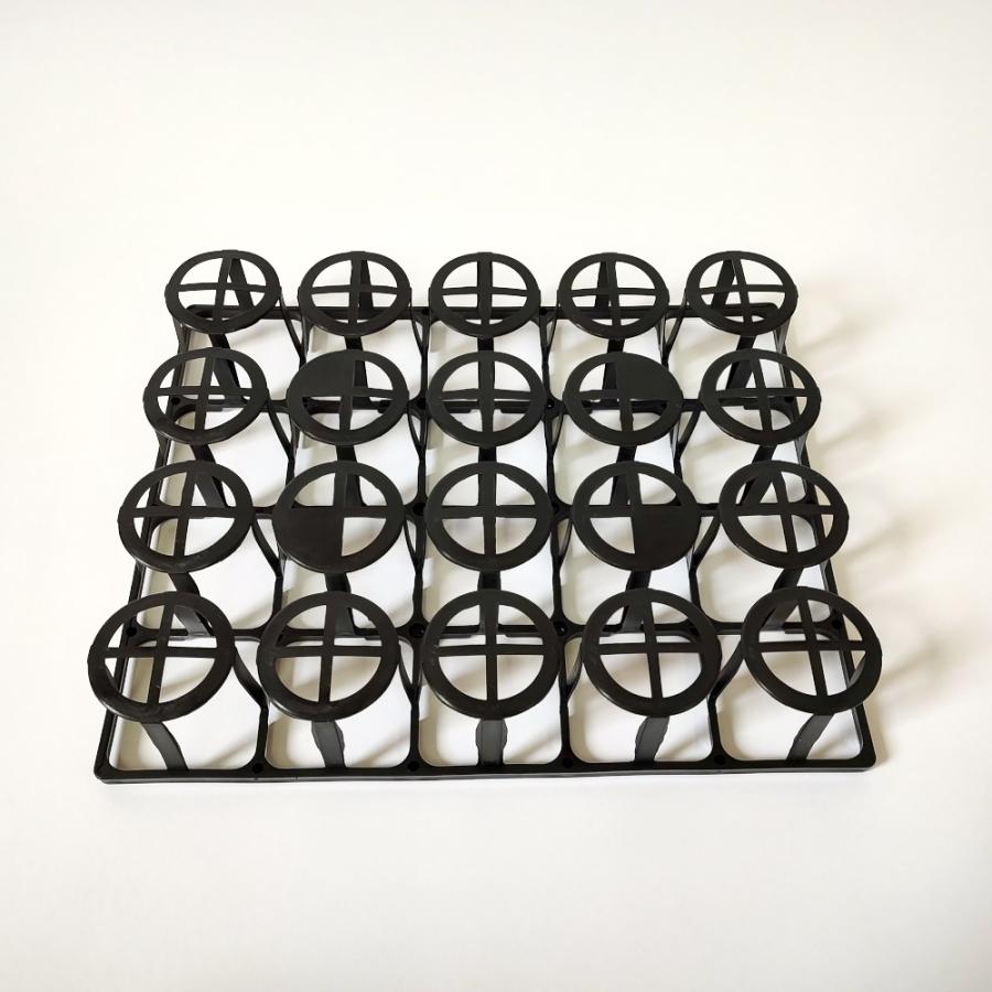 システムトレー】ハーフサイズ2.5号鉢 20穴 1枚 多肉植物 塊根