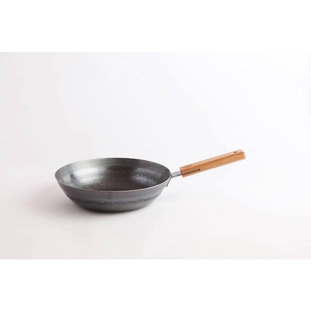 九雲（QUMO） くも 打ち出し 鉄のフライパン 26cm 炒 鉄フライパン