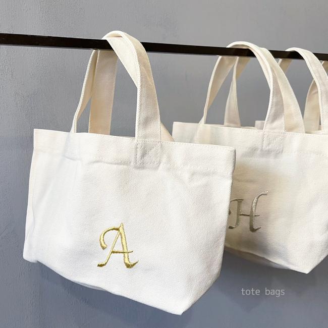 イニシャル トート バッグ Ssサイズ 刺繍 ミニトート 名入れ トート オリジナル バッグ Personalized 005 Kufuu 通販 Yahoo ショッピング