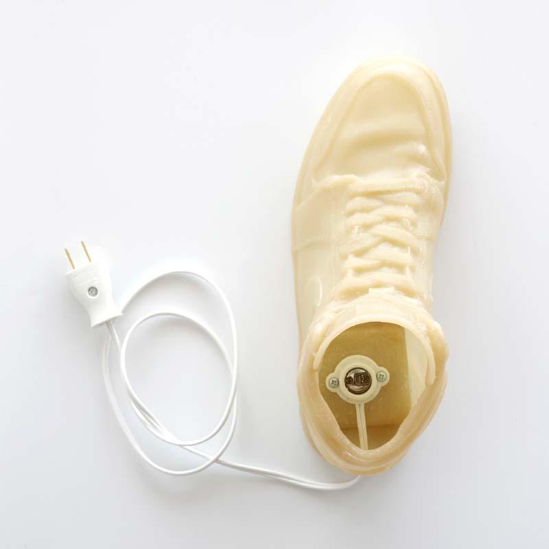 KICKS OBJECT WITH LIGHT 左足置き キックス オブジェクト ウィズ