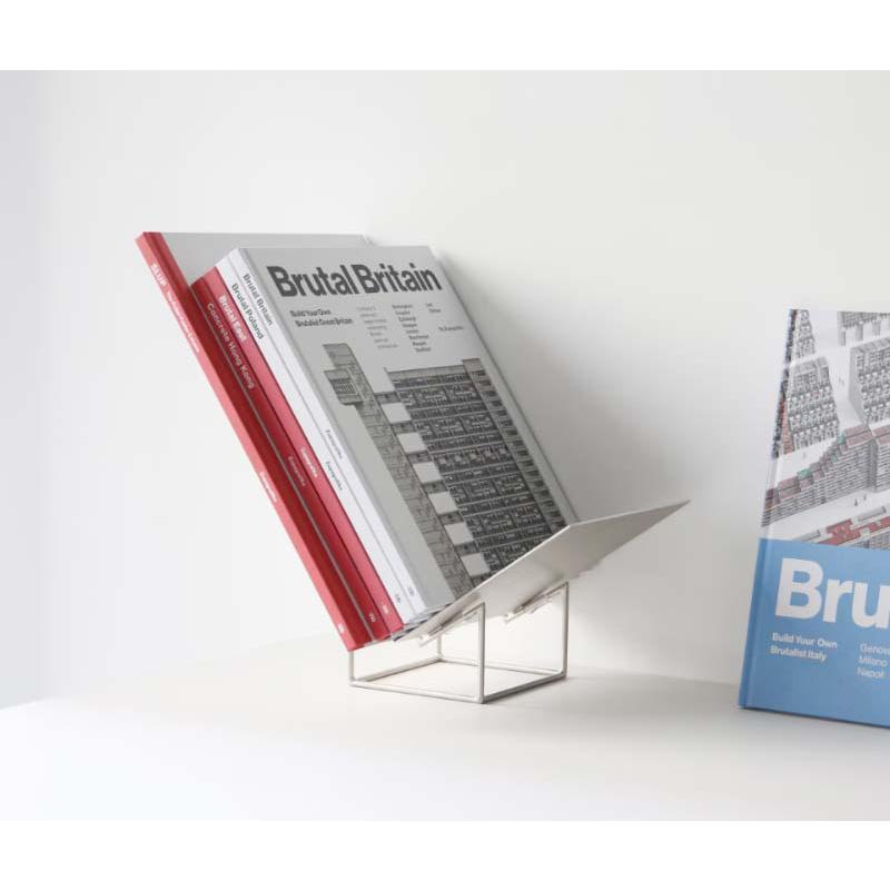 ティラー ブック スタンド Tilaa Book Stand 本立て スチール 本 書籍 雑誌 レコード ミニマルデザイン シンプル インテリア収納 飾る | DETAIL | 04