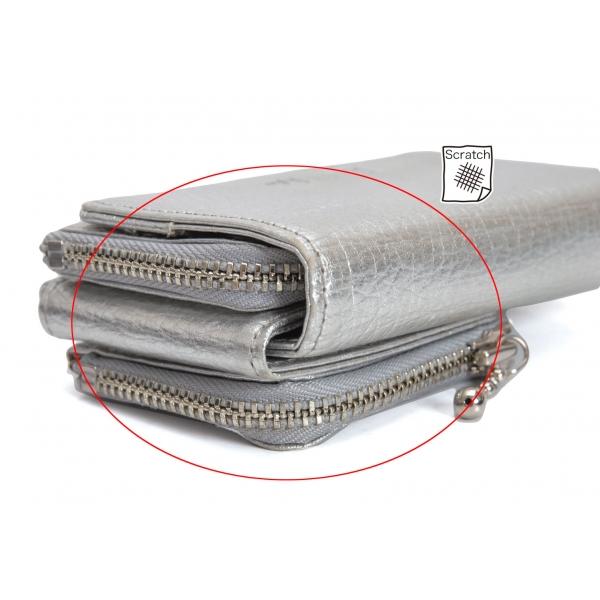 LIMI feu リミフゥLIMI 三つ折りカウレザー財布 シルバー