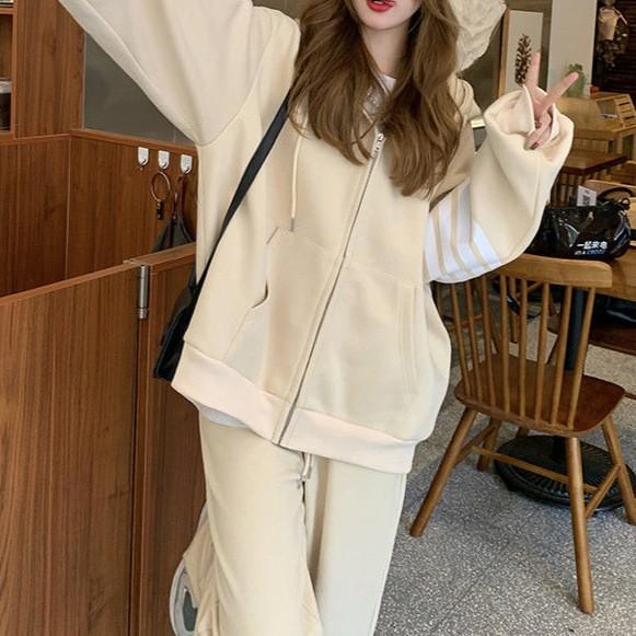 LE SSERAFIM ライン入りトラックジャケット＆ワイドパンツ 上下セット SIDEWAY STANCE パンツ 「SIDEWAY STANCE」ラインジャージ