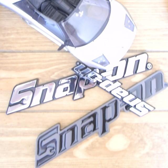 Snap On エンブレムブラック大 Snaponロゴプレート スナップオンエンブレムcm スナップオンステッカー工具箱に貼るだけで高級ツールboxに Pb240 プレンヌ 通販 Yahoo ショッピング
