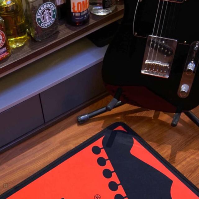 Fenderデザインの高品質ラグ エフェクターの下マットに 演奏する部屋に Fフェンダーアンプヘッドがデザインされたベルベット生地で激シブ Pb277 プレンヌ 通販 Yahoo ショッピング