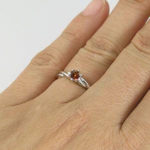 ガーネット 指輪 K18 シンプル 一粒 リングの画像