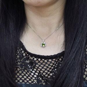 ペリドット ネックレス 大粒 10金 アンティーク 唐草 ネックレス_2