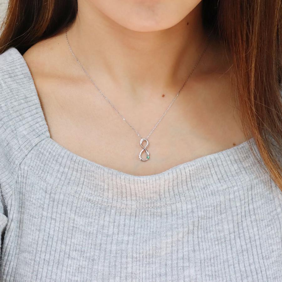 インフィニティ ネックレス レディース 蛇 ヘビ SV925 エメラルド ペンダント 蛇 SV925 エメラルド ペンダント 0mm 天然石使用 縦 横