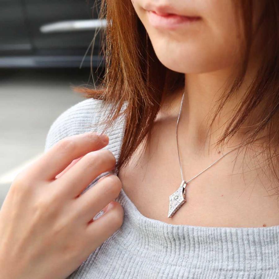 ネックレス レディース ダイヤモンド 誕生石 4月 ひし形 レディースペンダント k10 彫り 洋彫りの画像