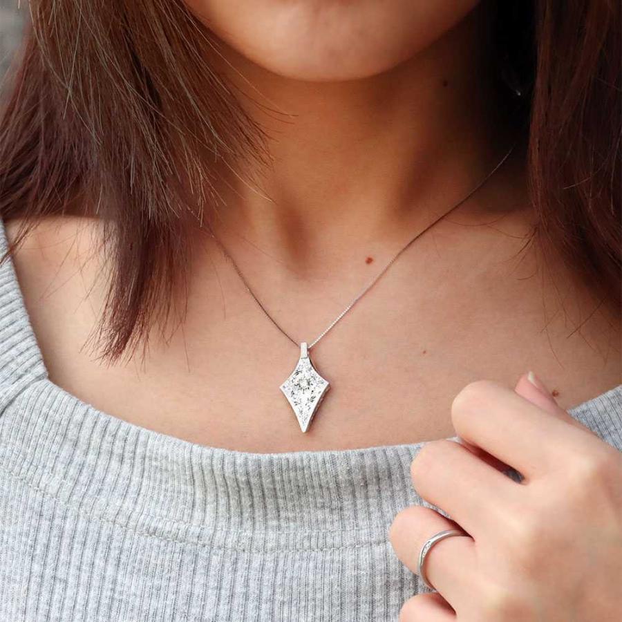 ネックレス レディース ダイヤモンド 誕生石 4月 ひし形 レディースペンダント k10 彫り 洋彫りの画像