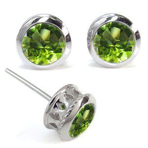 ペリドット ピアス K18 大粒 ペリドットピアス クロス