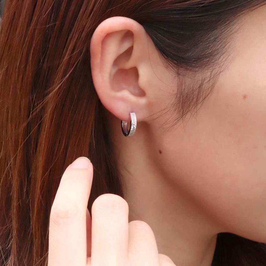 フープピアス ピアス レディース 18k 18金 彫り 中折れ式 フープ ゴールド ダイヤモンドの画像