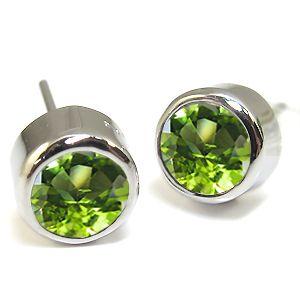 美品 K18 ピアス 18金 シンプル 8月誕生石 ペリドット ピアス 8月誕生石 ペリドット 一粒 ペリドットピアス 18金 レディースアクセサリー