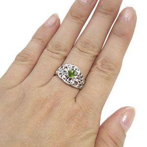ペリドット リング 指輪 10金 唐草 リングの画像