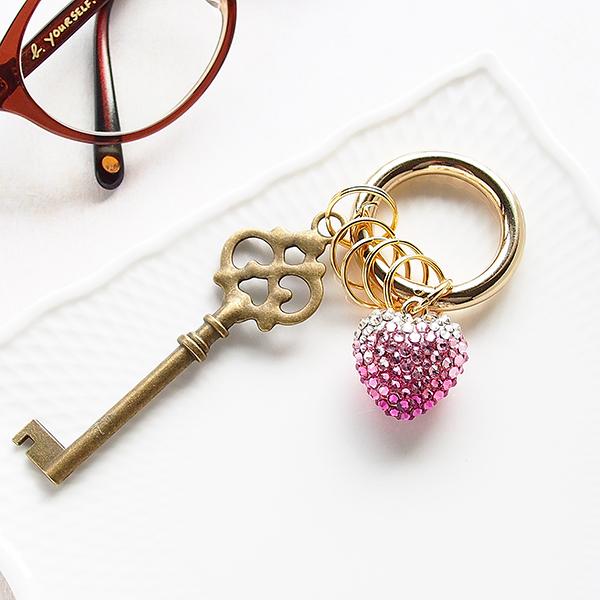 SWAROVSKI キーホルダー おしゃれ レディース スワロフスキー SWAROVSKI キーホルダー おしゃれ レディース スワロフスキー