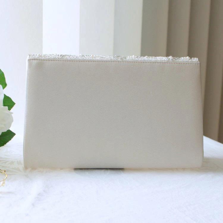 【美品】セレモニーバック　ホワイト クラッチバッグ　結婚式＆パーティーバック PLIQUA（プリカ） パーティーバッグ 結婚式バッグ セレモニーバッグ