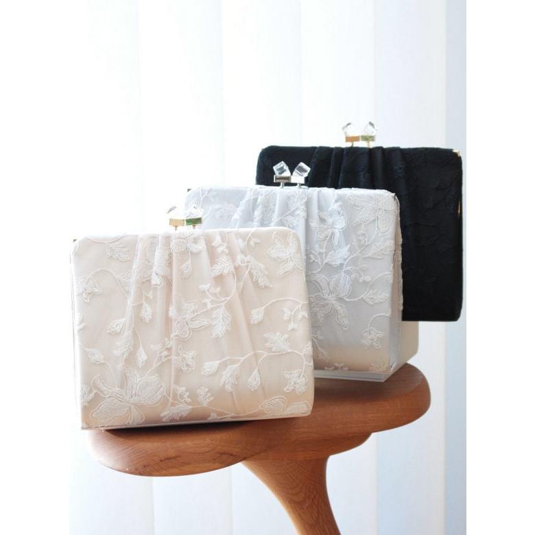 【美品】セレモニーバック　ホワイト クラッチバッグ　結婚式＆パーティーバック パーティーバッグ 大きめ 結婚式 バッグ パーティー クラッチバッグ