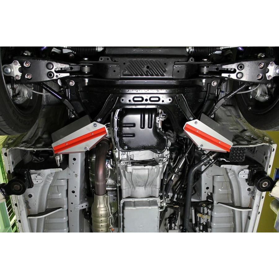 ディーキャトロ 4リン グランドエフェクターGE1 200系ハイエース 4WD TRH/KDH/GDH206 51514 | DCUATRO | 01