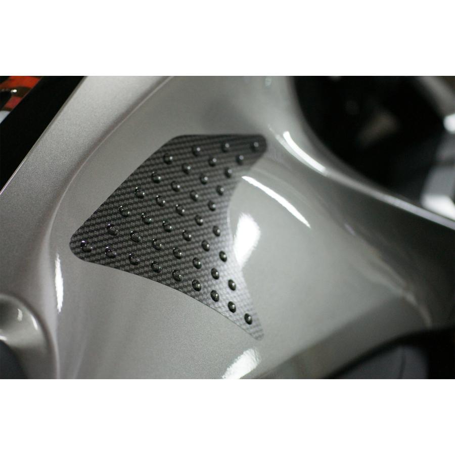 ワンデザイン ニーパッド スポーツ カーボン調 140x140mm 汎用 ユニバーサル BUMPS1P |  | 01