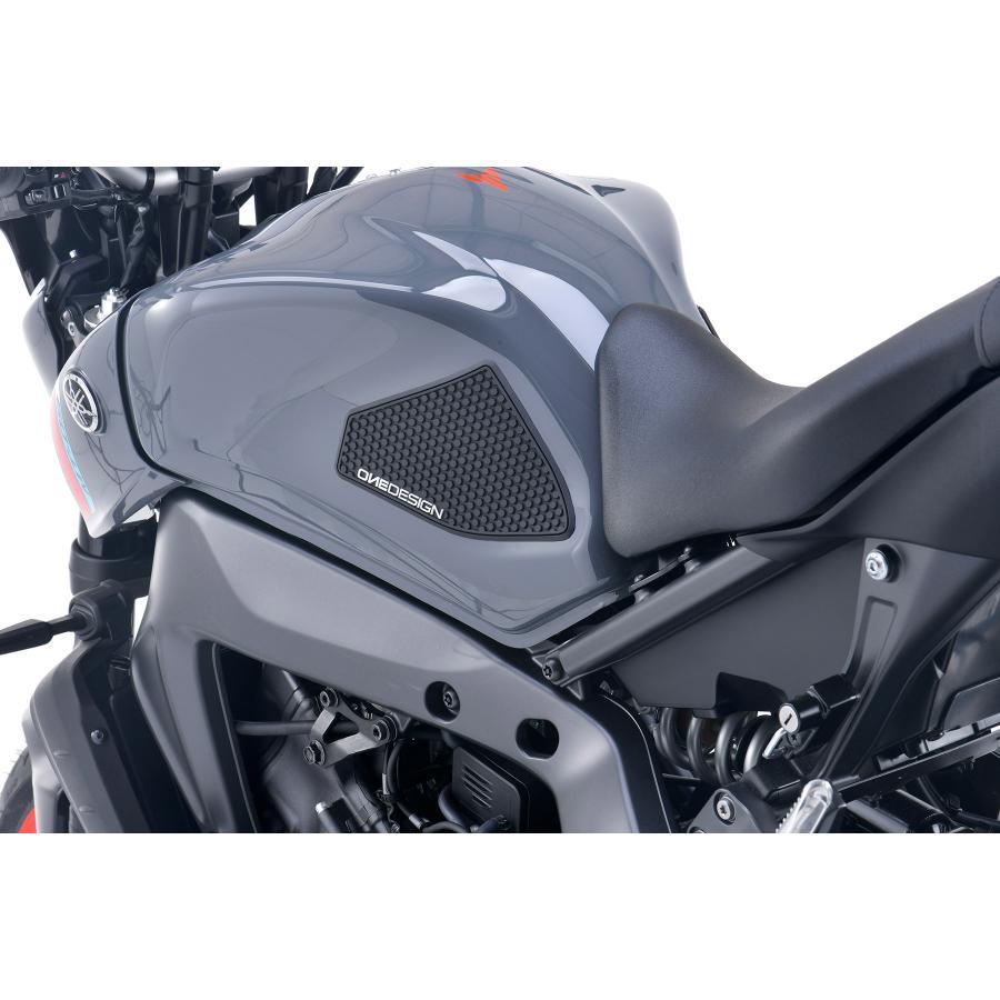 ワンデザイン タンクサイドパッド HDR ブラック MT-09 23 HDR331 |  | 02