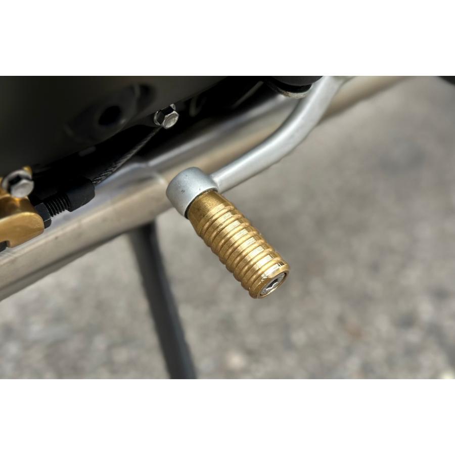 Motone(モートーン) シフトペダルペグ リブ ブラス T100/T120 (02-25) SpeedTwin900 (16-25) スクランブラー Scrambler900 (17-25) GSS005 |  | 03